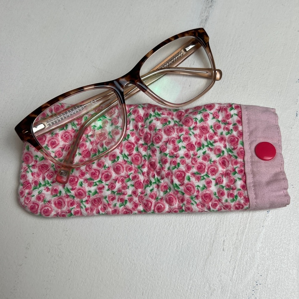 Quilted soft glasses case